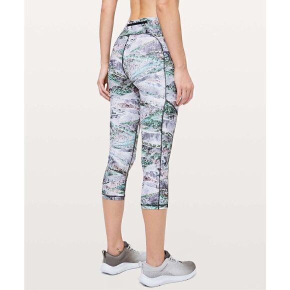 Womens Lululemon Speed Up Crop *21 - Picture 2 of 7